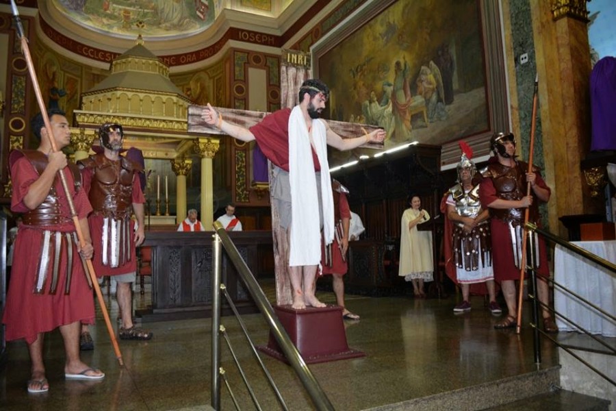 Pictures: the Holy Week in Sion Brazilian Parishes.